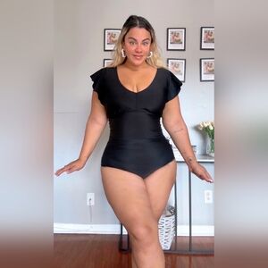 Plus size swimsuit black style one piece tummy control NEW 2026